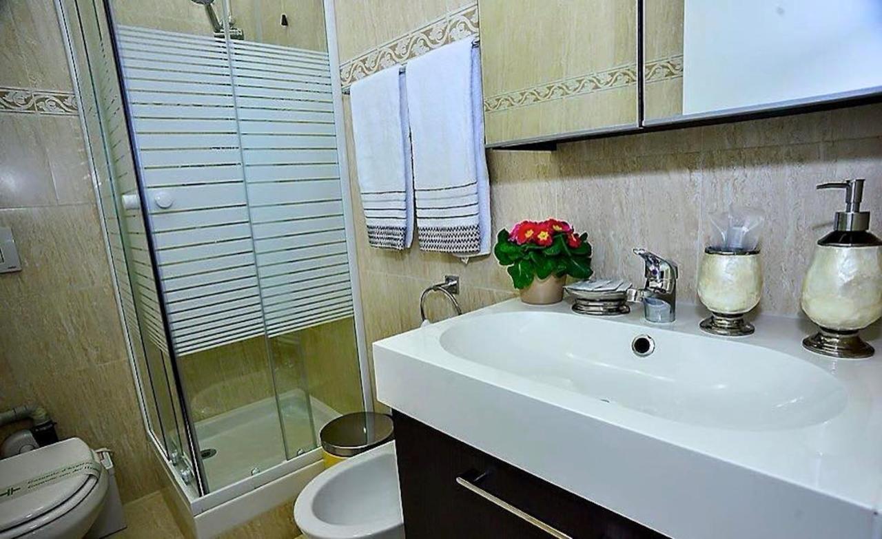 Kambal Maison Rome Luaran gambar